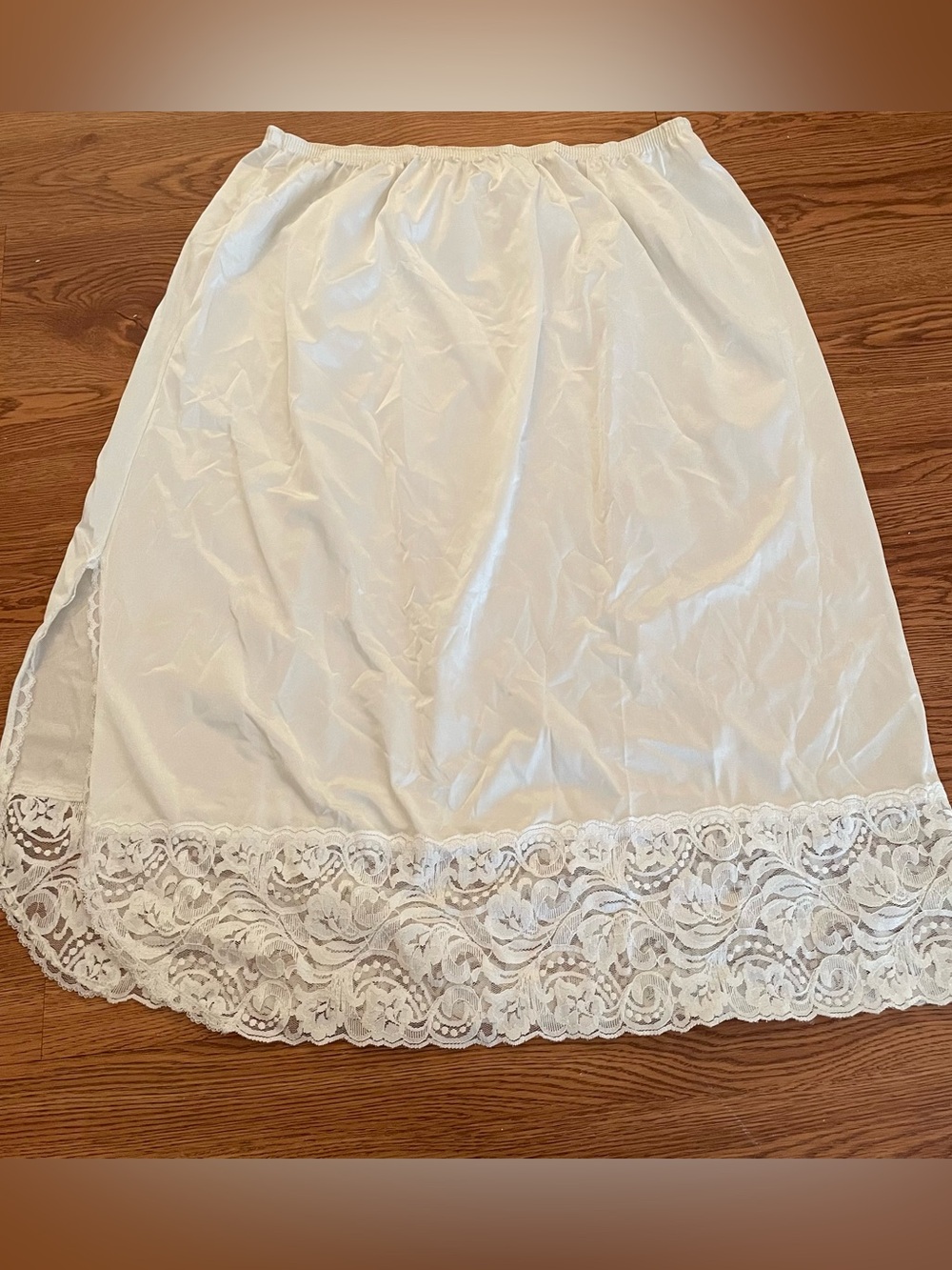 Vintage Vanity Fair Half Slip Size L White Side Slit